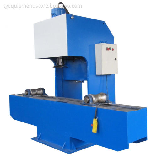LIGHT POLE STRAIGHTENING MACHINE